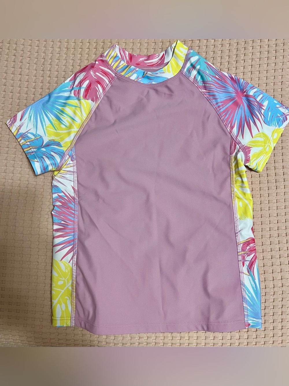 New Shirt & Shorts Girls Swimsuit/Rash Guard